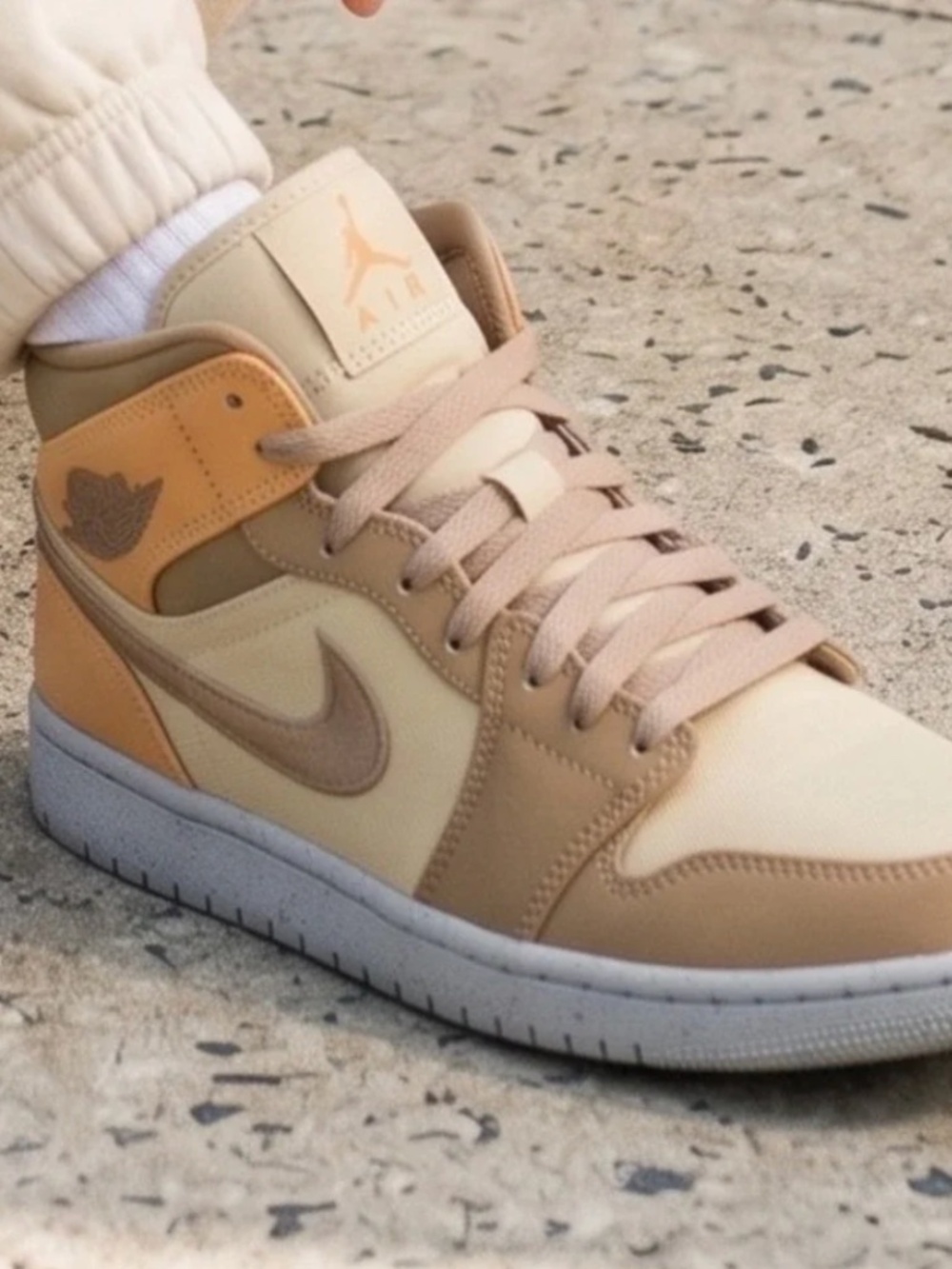 Nike Air Jordan 1 Mid SE Muslin/Gold (DV0427-102) Women's size 9.5